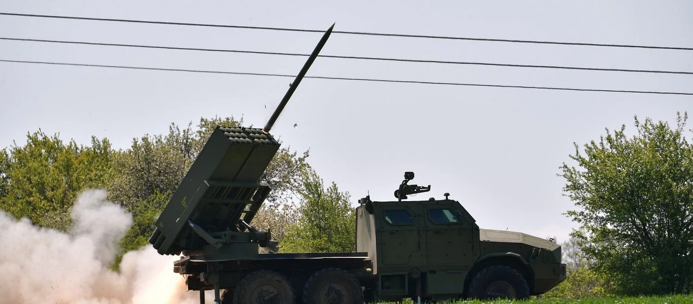 Οι Σέρβοι δοκιμάζουν ρουκέτες εμβέλειας 40χλμ με διαμέτρημα 122χλστ (βίντεο)